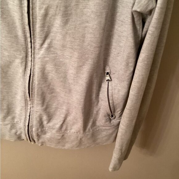 HUGO BOSS MENS SIZE MEDIUM REGULAR FIT GRAY STRIPED FULL ZIP JACKET - Picture 5 of 12